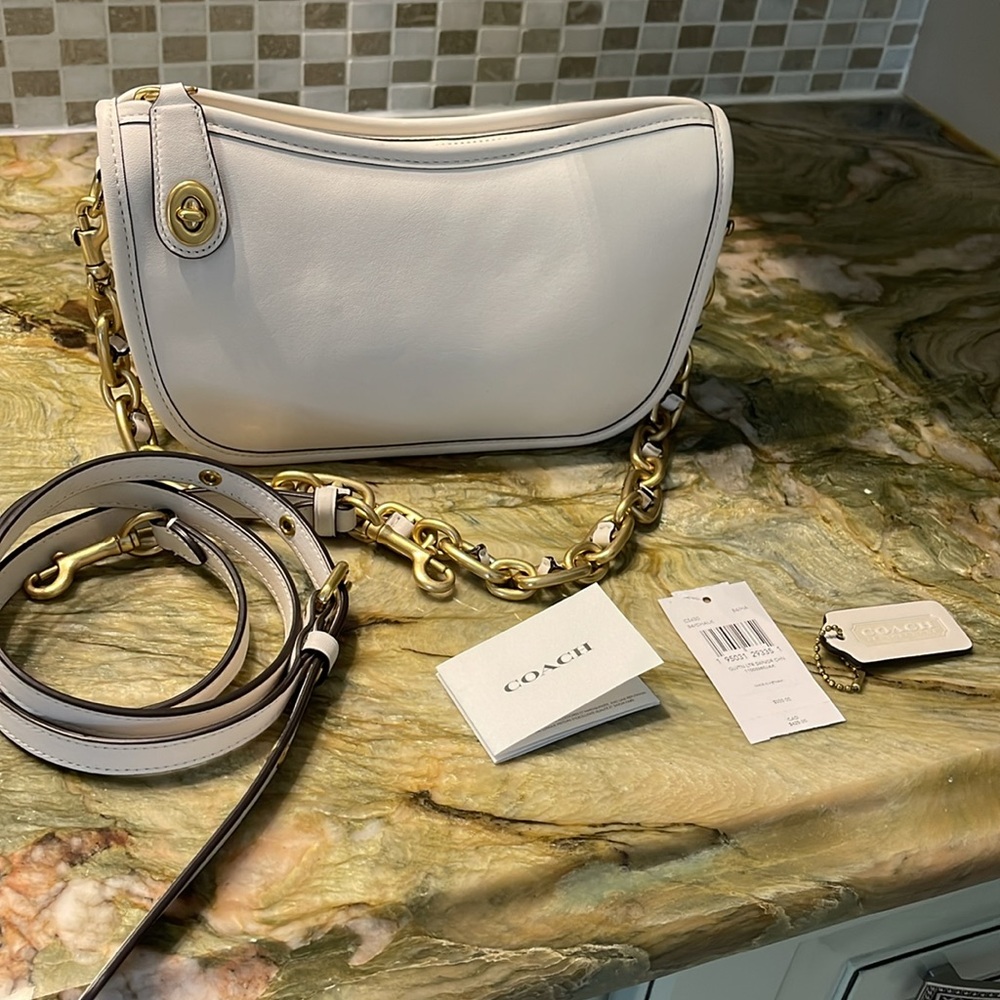 COACH Chalk Glovetan Leather Swinger Bag with Chain $350 SOLD OUT